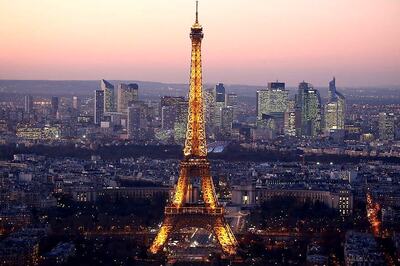 Eiffel Tower to go Dark in Solidarity With Afghan Victims