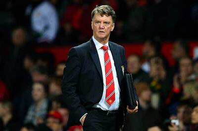 Manchester United manager Louis van Gaal says he won't step down
