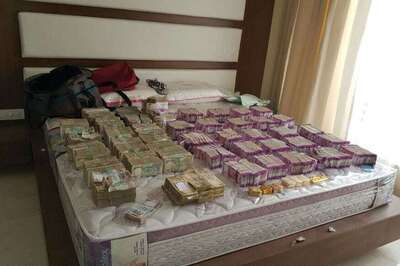 Hawala Operator Arrested, Rs 5.70 Crore in New currency Seized