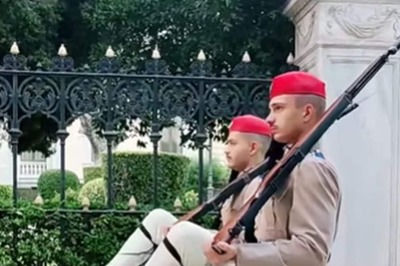 This Changing Of The Guard Ceremony Video From Greece Is Internet’s Latest Obsession
