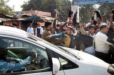 AAP activists thrashed by Louise Khurshid supporters