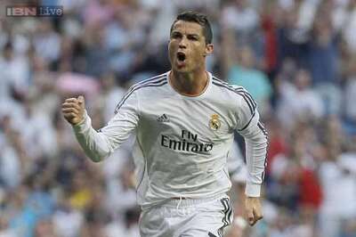 Ronaldo helps lift Real Madrid to the top of La Liga