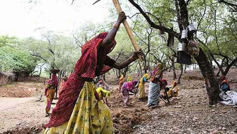 Government to continue with MNREGA scheme
