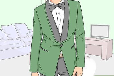 How to Dress for a Fancy Holiday Party