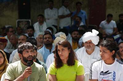 Wrestlers Protest: Athletes Meet Sports Minister Anurag Thakur; Govt Woke Up After So Many Days, Says Mahavir Phogat