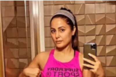Hina Khan Sweats It Out in Gym, Flaunts Her Abs in Mirror Selfie