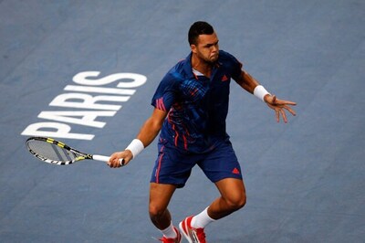 Tsonga defeats Benneteau to reach third round at Paris Masters