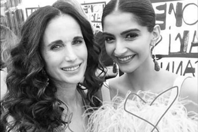 Photo of the day: Sonam Kapoor bonds with Hollywood star Andie MacDowell at Cannes Film Festival, gives her a special gift