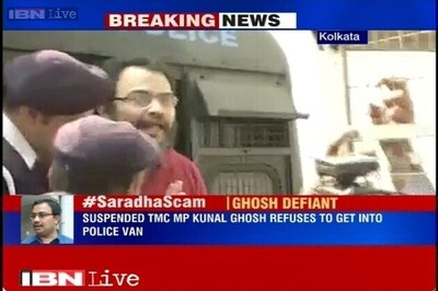 Saradha scam: Kunal Ghosh refuses to get down, police drag him out of van