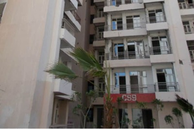 Noida: Supertech Capetown Flat's Plaster Falls Off, Baby Injured