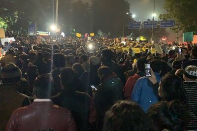 Protesting Against Jamia Crackdown, JNU Students Call for Overnight Stir; Thousands Gather at Delhi Police HQ