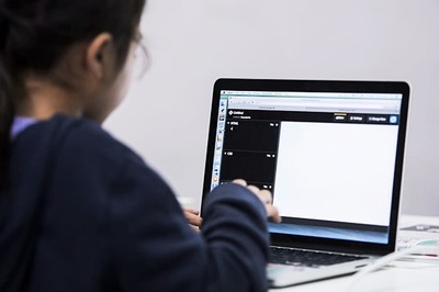 Girls Better Than Boys in Solving Problems Using Technology