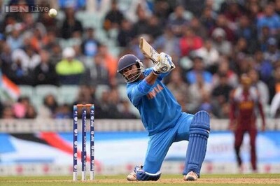 Cricketer Dinesh Karthik engaged to squash star Dipika Pallikal