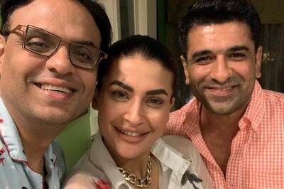Bigg Boss 14 Lovebirds Eijaz Khan, Pavitra Punia Click Happy Selfie with Friend Sandeep Sikchand