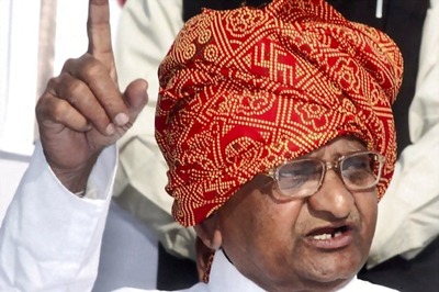 Anna undeterred, demands strong Lokayukta