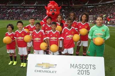 Two Indian kids played mascot in Manchester United vs Liverpool match