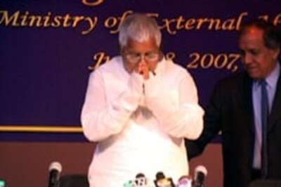 Lalu goes complaining about Modi to PM