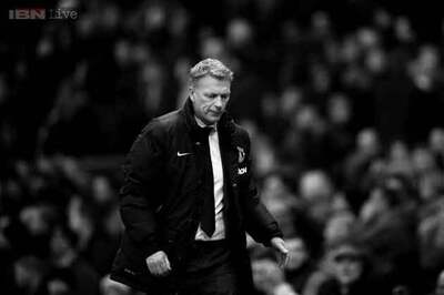 No home comforts as United fans turn on David Moyes