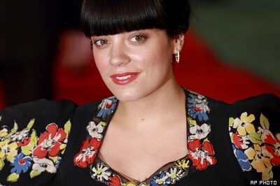 Laptop hacked, pop star sues Apple