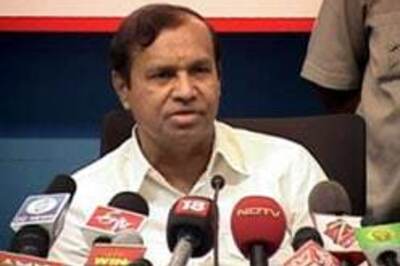 Hope for hostages, Somali pirates cut ransom demand