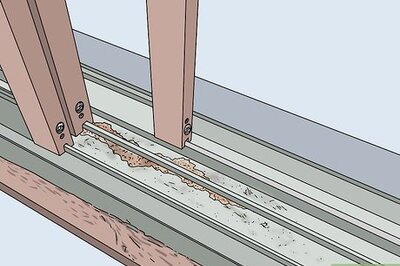 How to Adjust a Sliding Screen Door