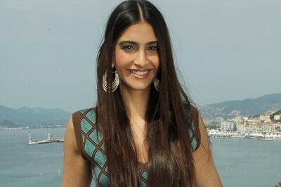 Sonam Kapoor wants to do her father's film 'Tezaab'