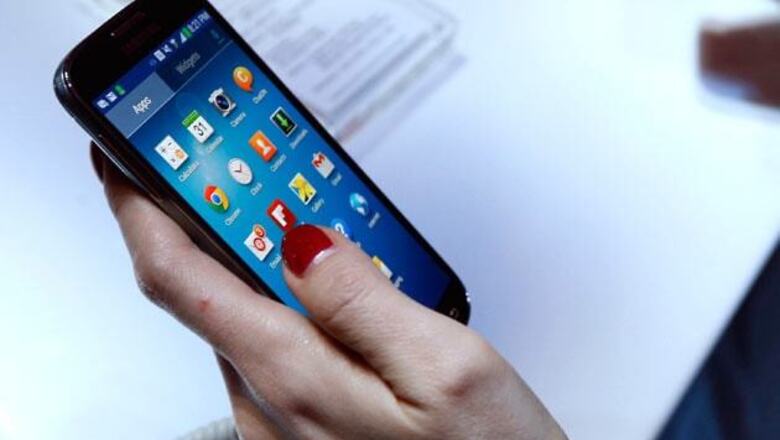 Smartphones overtake features phones worldwide: Report