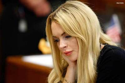 Lindsay Lohan selling clothes to pay tax?