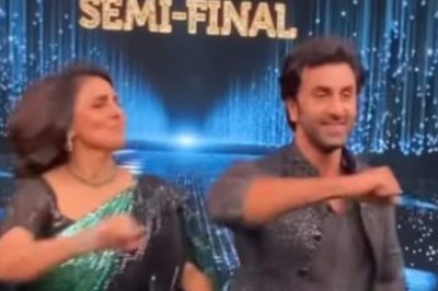 Ranbir Kapoor Dances With Mom Neetu Kapoor On Shamshera Song 'Ji Huzoor'; Video Goes Viral