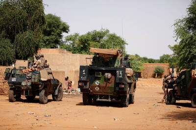 French Soldier in Mali Shoots Two Others in Drunken Fight