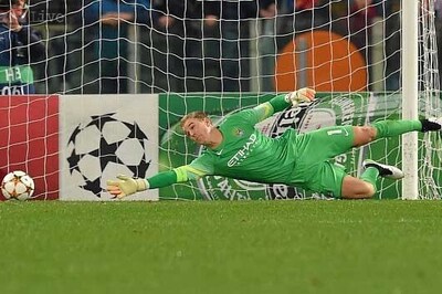 Joe Hart signs new contract with Manchester City