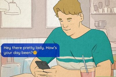 How to Ask a Girl Out over Text for a Long Distance Relationship (10+ Tips to Shoot Your Shot)