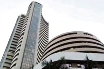 Sensex manages to keep head above water; Bharti up over 4 pc