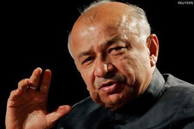 Sushil Kumar Shinde takes charge as Home Minister