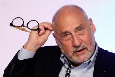 Tax the Super Rich in India to Raise Resources to Fight Covid-19, Says Nobel Laureate Joseph Stiglitz