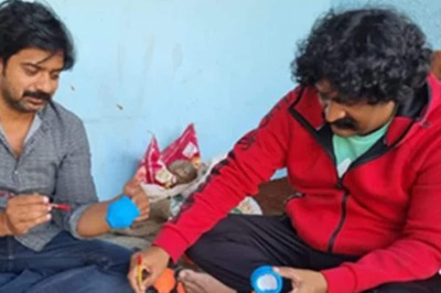 Video: Old Buddies Actors Pravin Tarde, Ramesh Pardeshi Relive Childhood Days