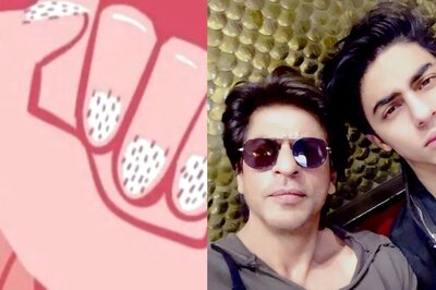 Shah Rukh Khan Fans Say 'We Are With You Aryan Khan' As They Change Twitter DPs to This Viral Photo