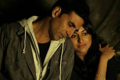 Akshay Kumar Cheers for Sonakshi Sinha's Akira