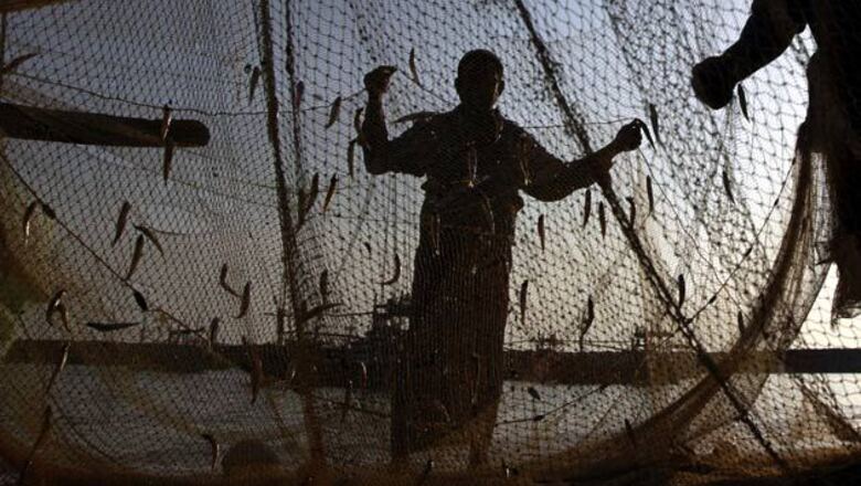 Pakistan releases 45 Indian fishermen