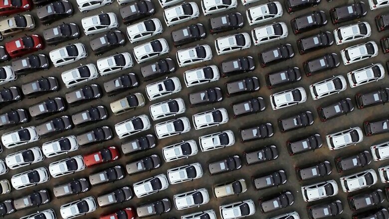 Demonetisation: India’s November Vehicle Sales Plunge; Rural Economic Activity Hit