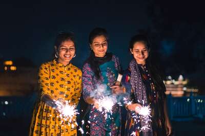 Diwali 2023: From Decoration to Performing Puja, Here's How to Celebrate Deepavali