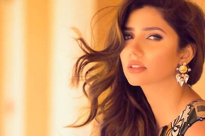 Mahira Khan Comes Out in Support of Javed Sheikh Over Kissing Controversy