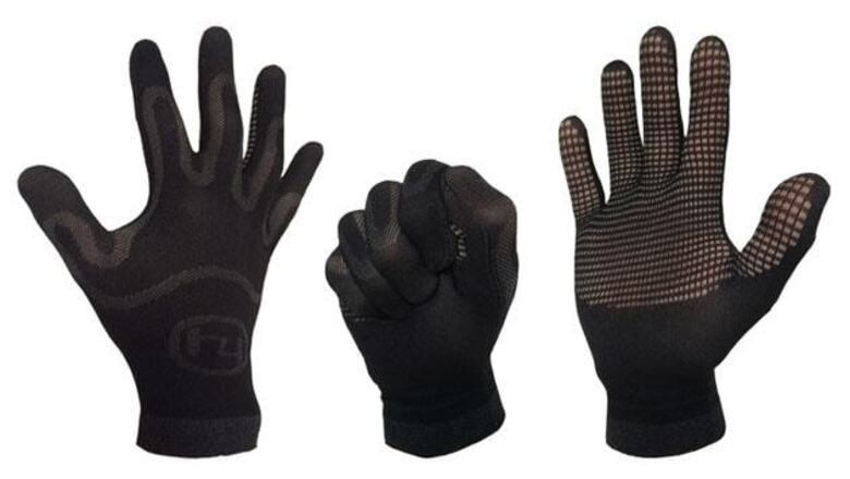 FLUX: Smart gloves with built-in climate control