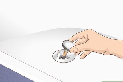 Fixing a Clogged Bathtub Drain without Calling a Plumber