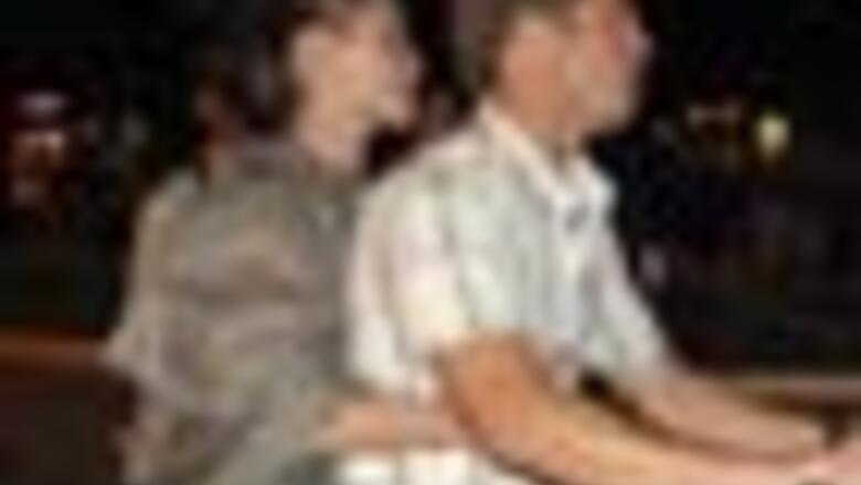 Spotted! Jolie and Pitt in Vietnam