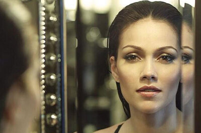 Shah Rukh Khan is calm and dedicated; made me feel comfortable on 'Fan' set: Waluscha De Sousa