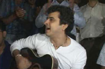 Euphoria sings along with medicos