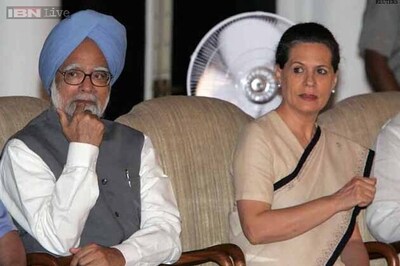 Sonia Gandhi hosts dinner in PM's honour