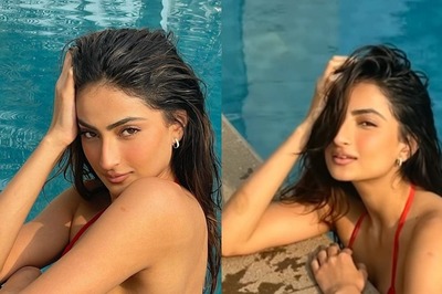 Palak Tiwari Strikes Sexy Poses in Red Hot Bikini; 'Bijlee Bijlee' Star's Pool Pics Go Viral