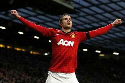 Van Persie returns for Manchester United after injury